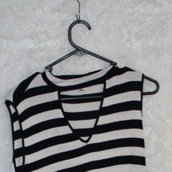 TUNIC - Picture 2 of 2